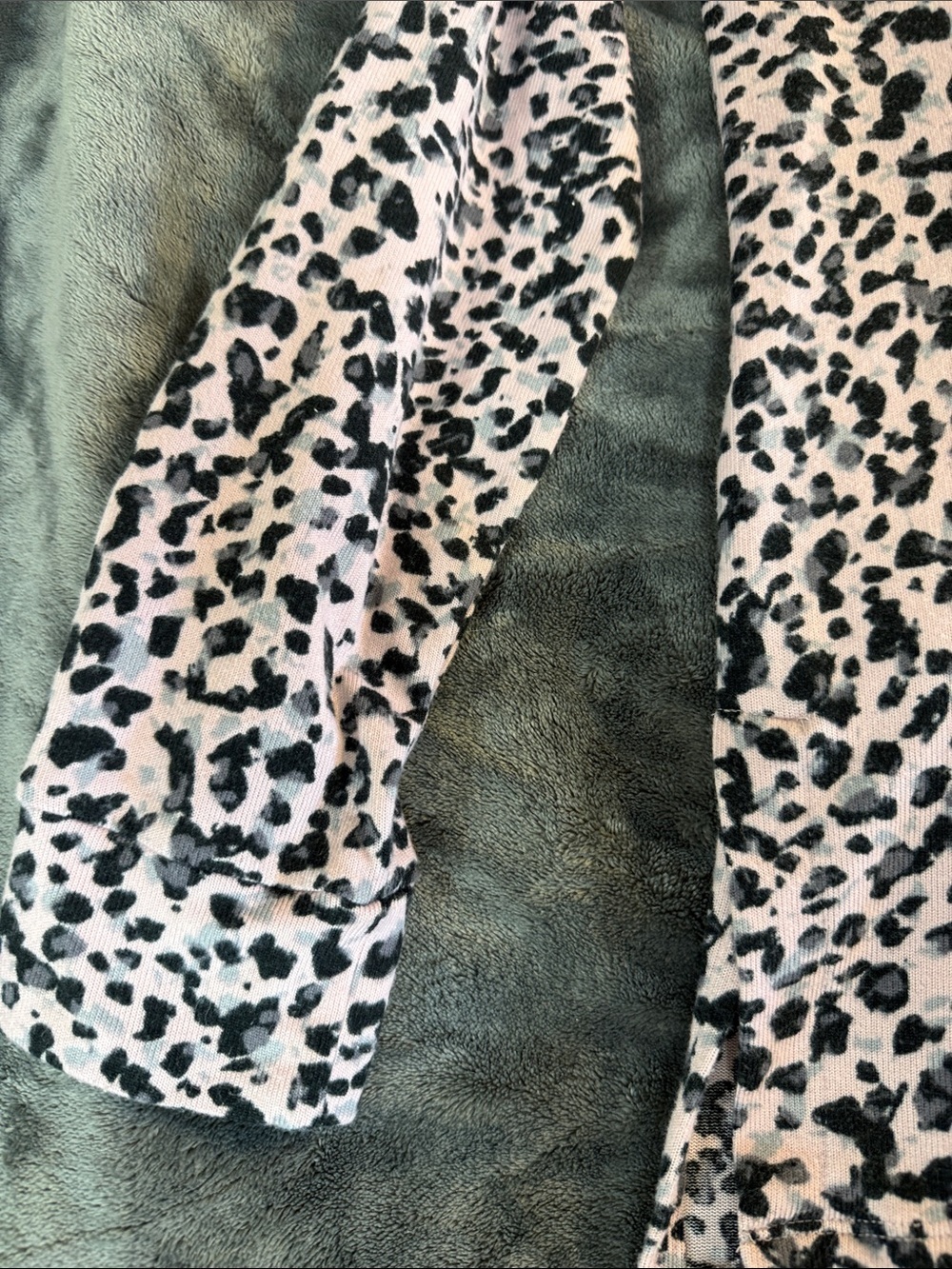 Donna Karan Leopard Print Sleep Top - Black & Cream - Picture 4 of 5